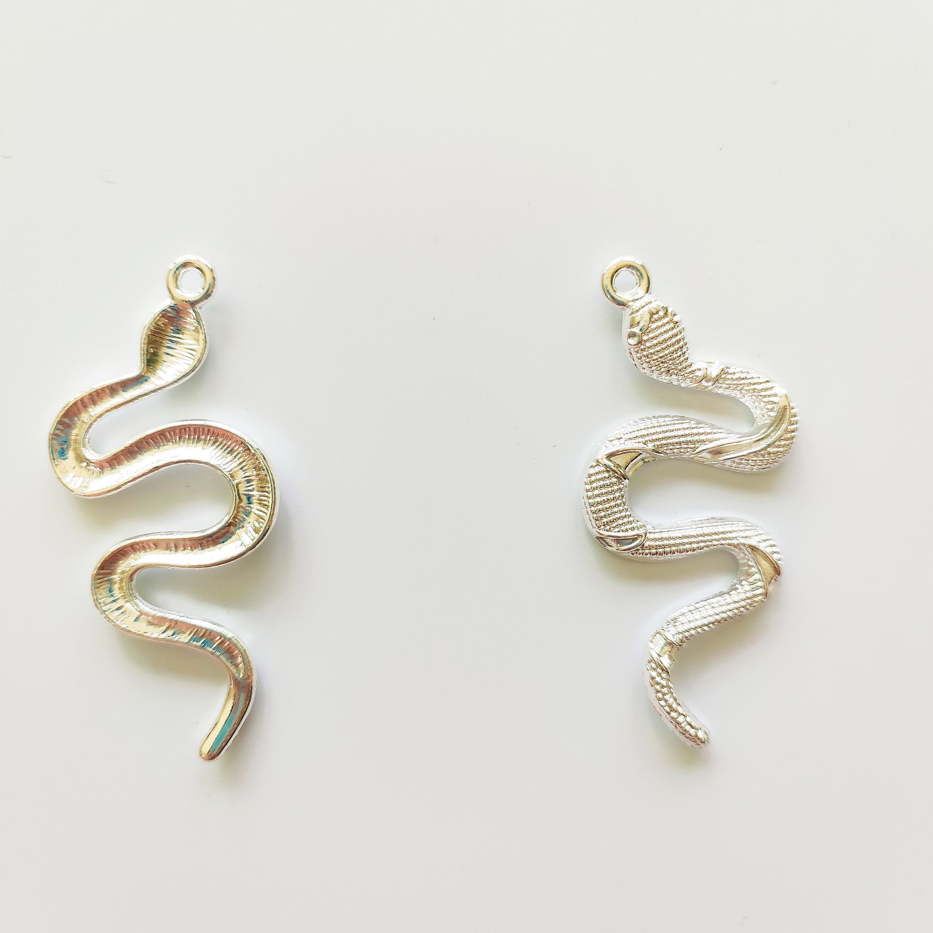 Wholesale snake element necklace  sweater chain ladies