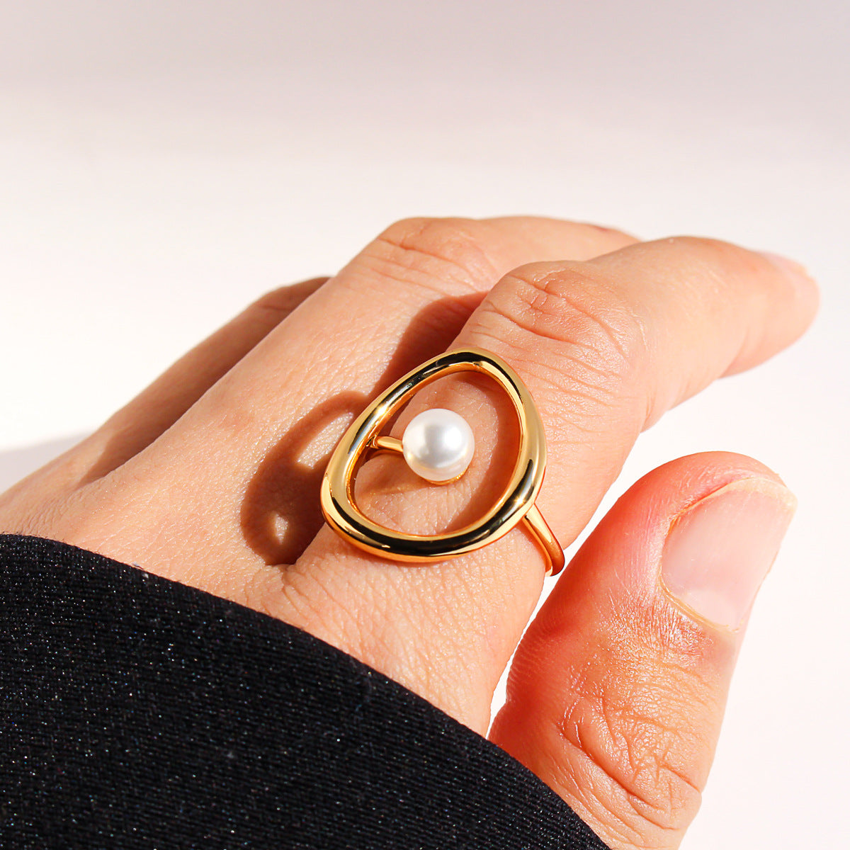 Wholesale Pearl hollow curve ring