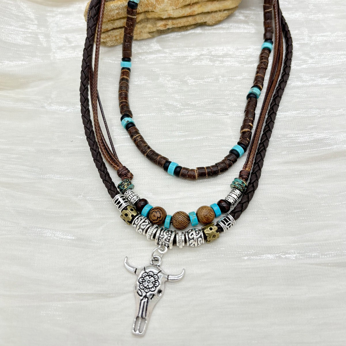 Wholesale Three-layer Western style bull head coconut shell turquoise necklace