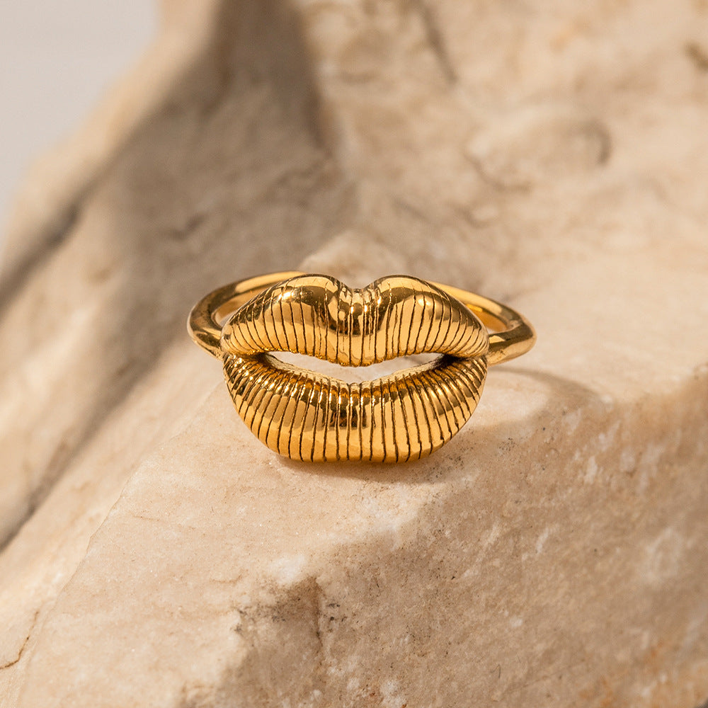 Wholesale Stainless Steel 18K Gold Plated Lip Pattern Open Ring