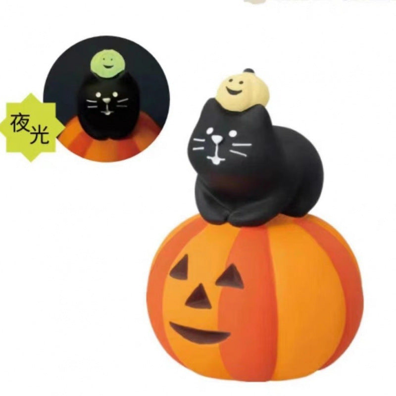 Wholesale  Cat Themed Miniature Resin Ornaments Decorative Accent for Wedding Gift