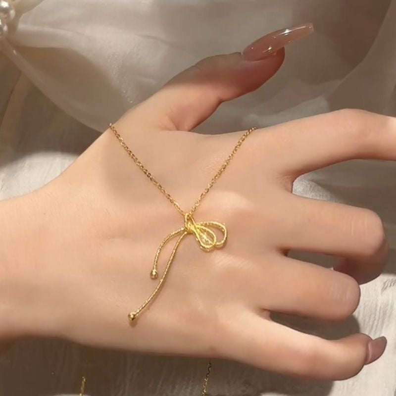 Wholesale Sparkling Four Leaf Clover Zircon Titanium Steel Necklace