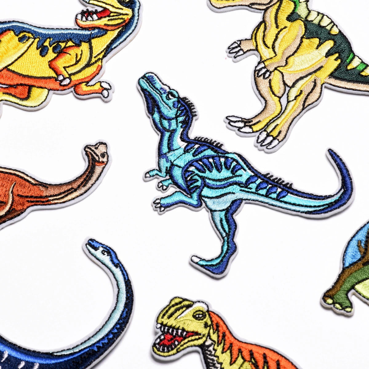 Wholesale Stylish Dinosaur Embroidered Patches Cartoon Animal Cloth Sew On Badges For Clothing Boutique Resale