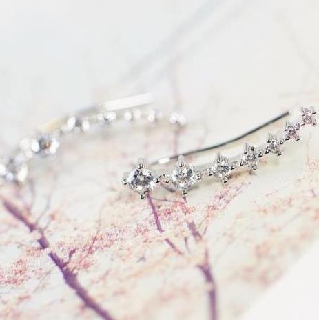 Wholesale Alloy Row of 7-diamond Inlaid Rhinestone Earrings