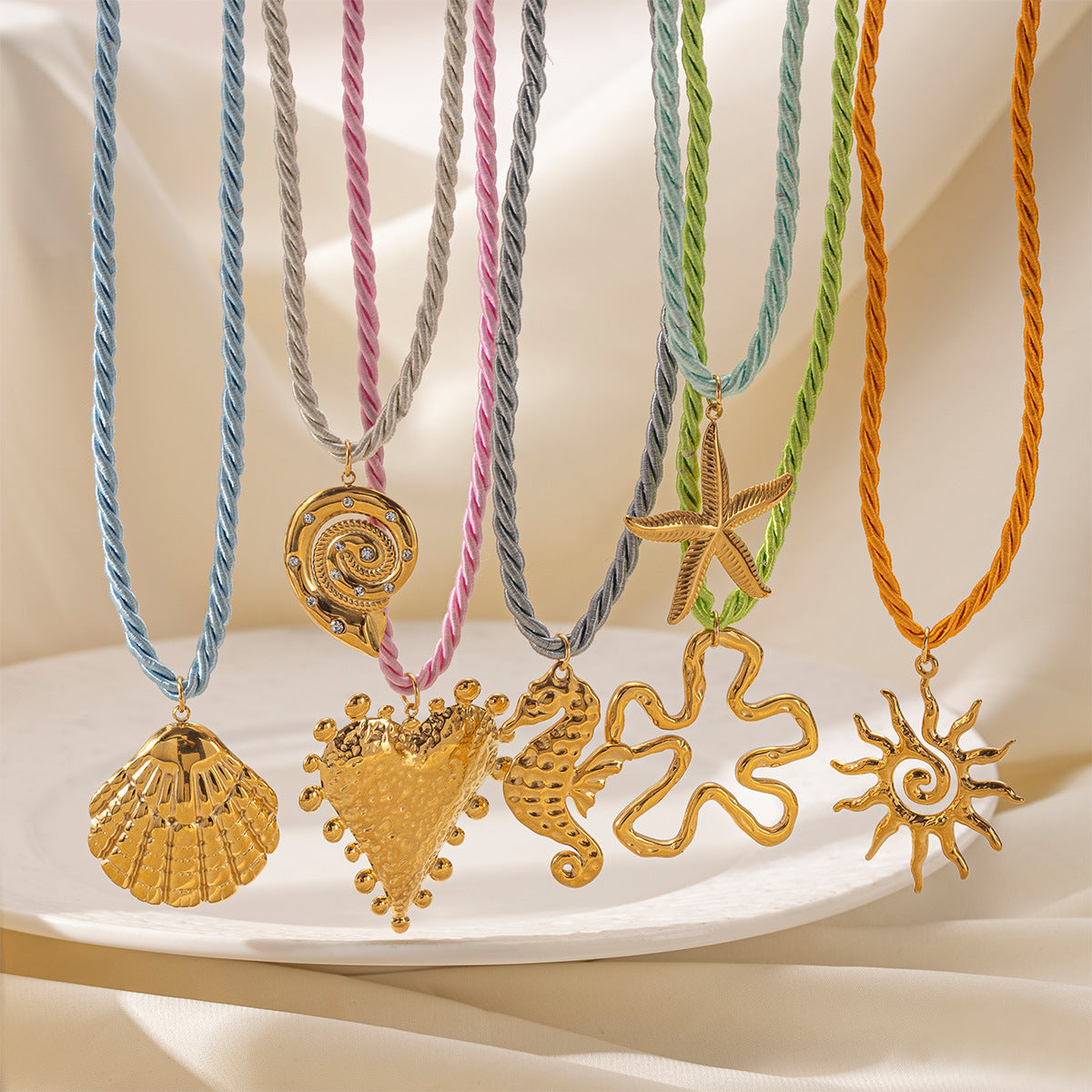 Wholesale Taina European and American Stainless Steel Necklace Women' s Niche Design Colorfulful Rope Braided Shell Starfish Shell Necklace Trendy