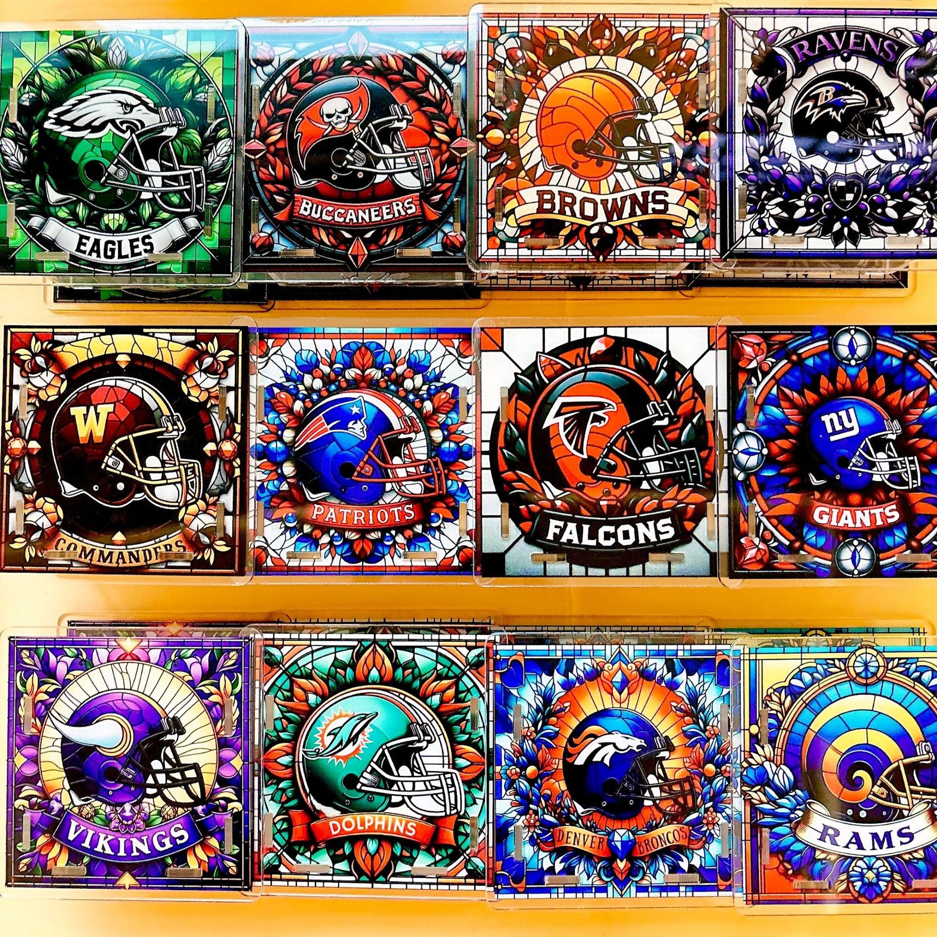 Wholesale Sporting Acrylic Pen Holder Popular Pen Box Creative Gift Stationery Student 10cm