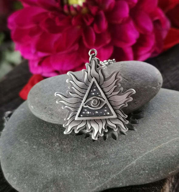 Wholesale Triangle Eye Flame Metal Pendant Necklaces