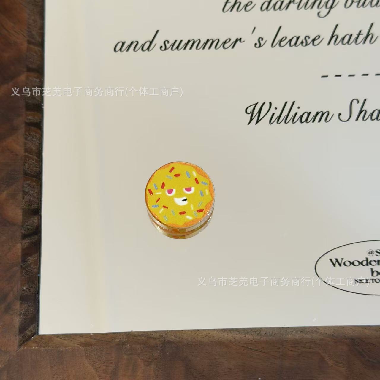 Wholesale 10pcs embossed expression donut acrylic beads OLY Exclusive