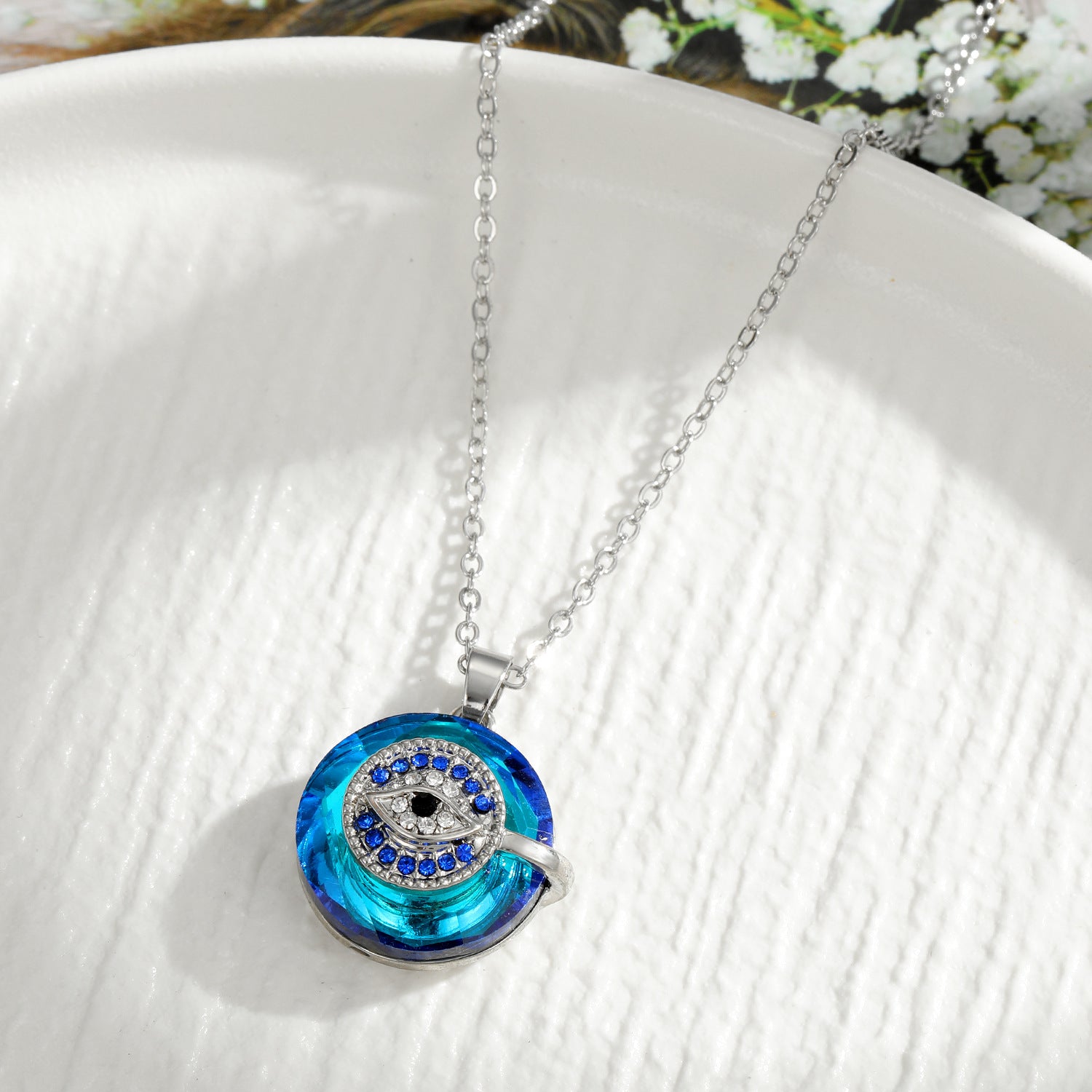 Wholesale Devil' s Eye Alloy Necklace Blue Eyes Crystal Sweater Chain