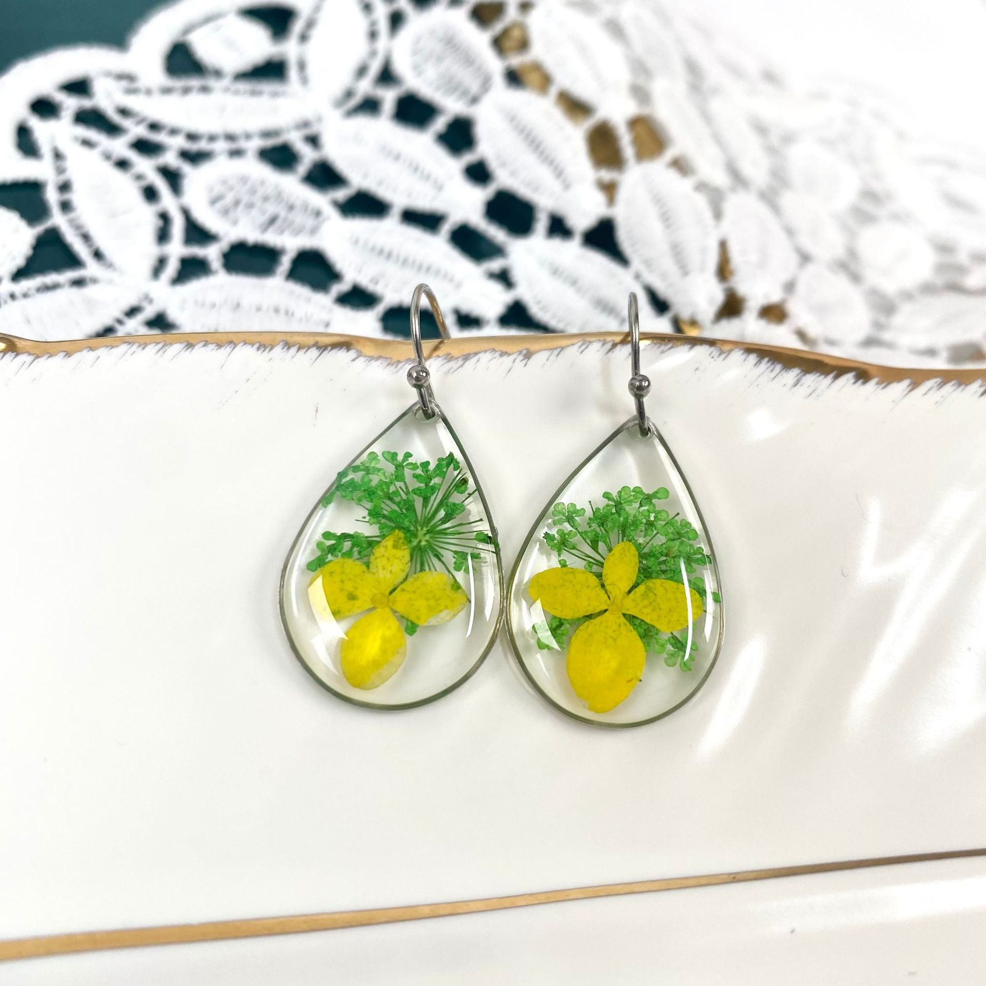 Wholesale 6pcs Natural Fashion Resin Water Drop Dried Flower Earrings