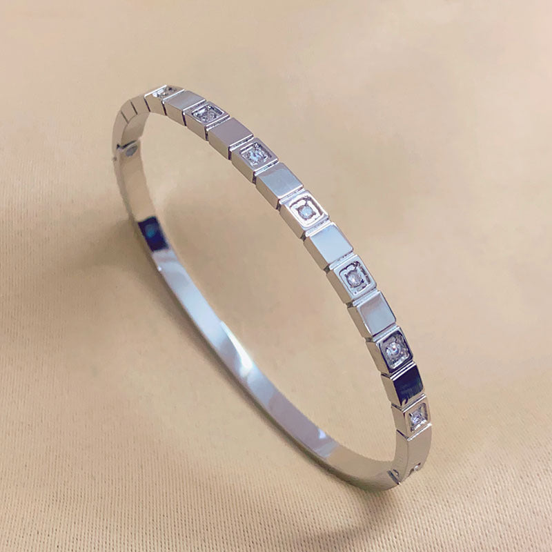 Wholesale Zircon Micro-paved Non-fading Titanium Steel Bracelet