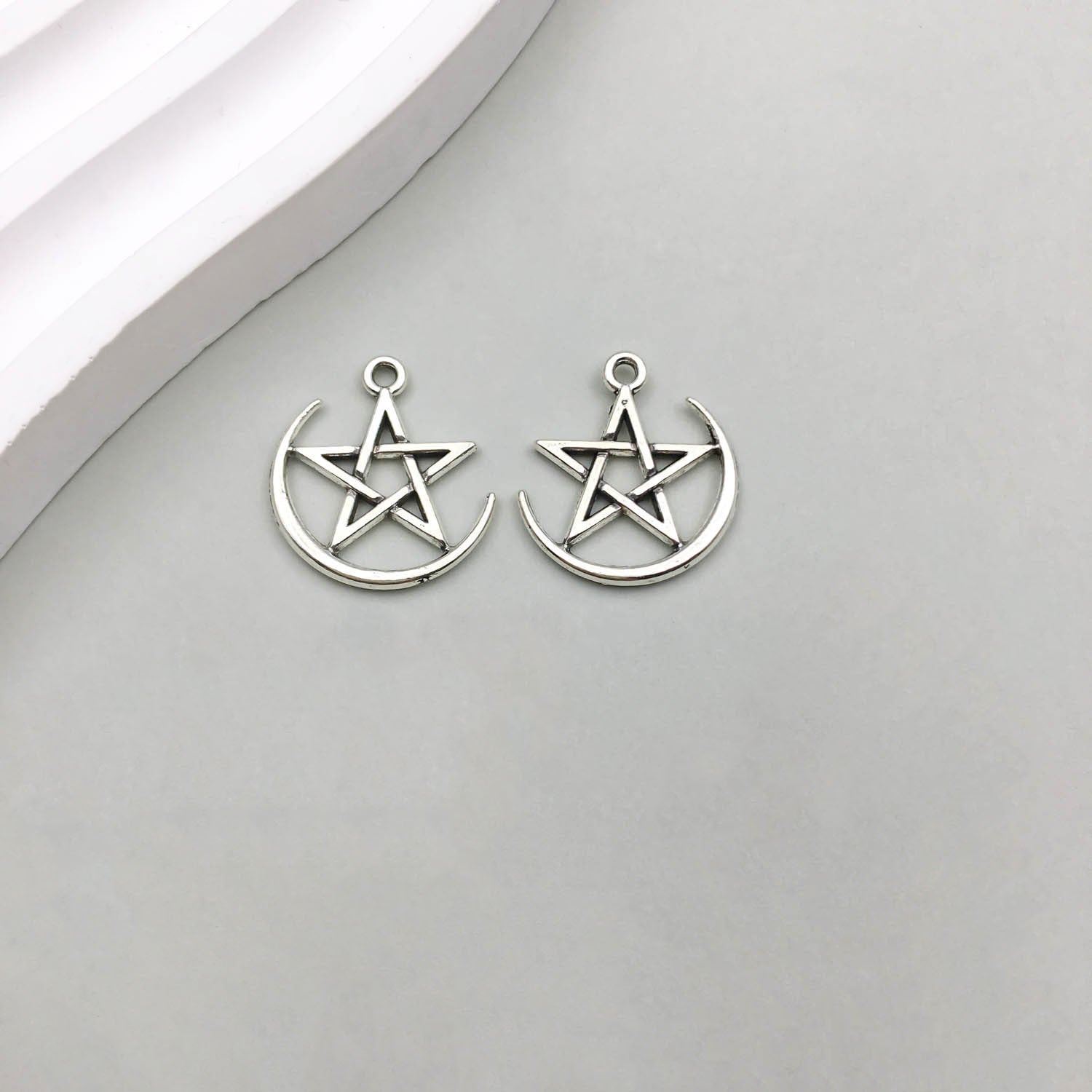 Wholesale 1 Antique Silver Alloy Star Series Simulation Hollow Pentagram DIY Pendant