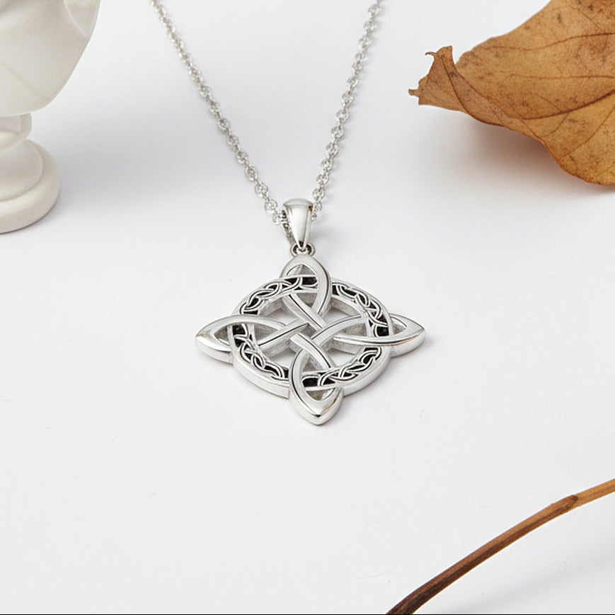 Wholesale Celtic Necklace Women' s Light Luxury Niche