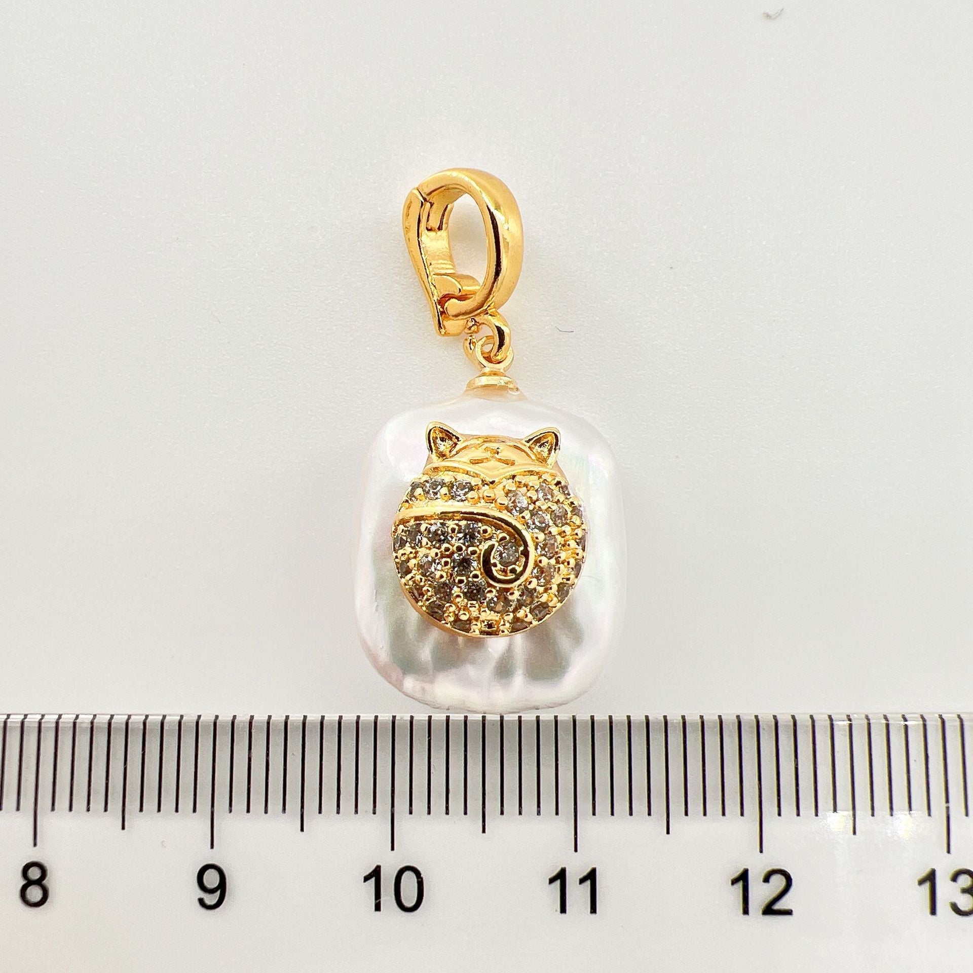 Wholesale Copper Gold Plated Baroque Pearl Saturn Lucky Bag Maneki Neko Snowflake Pendant Necklace Clasp