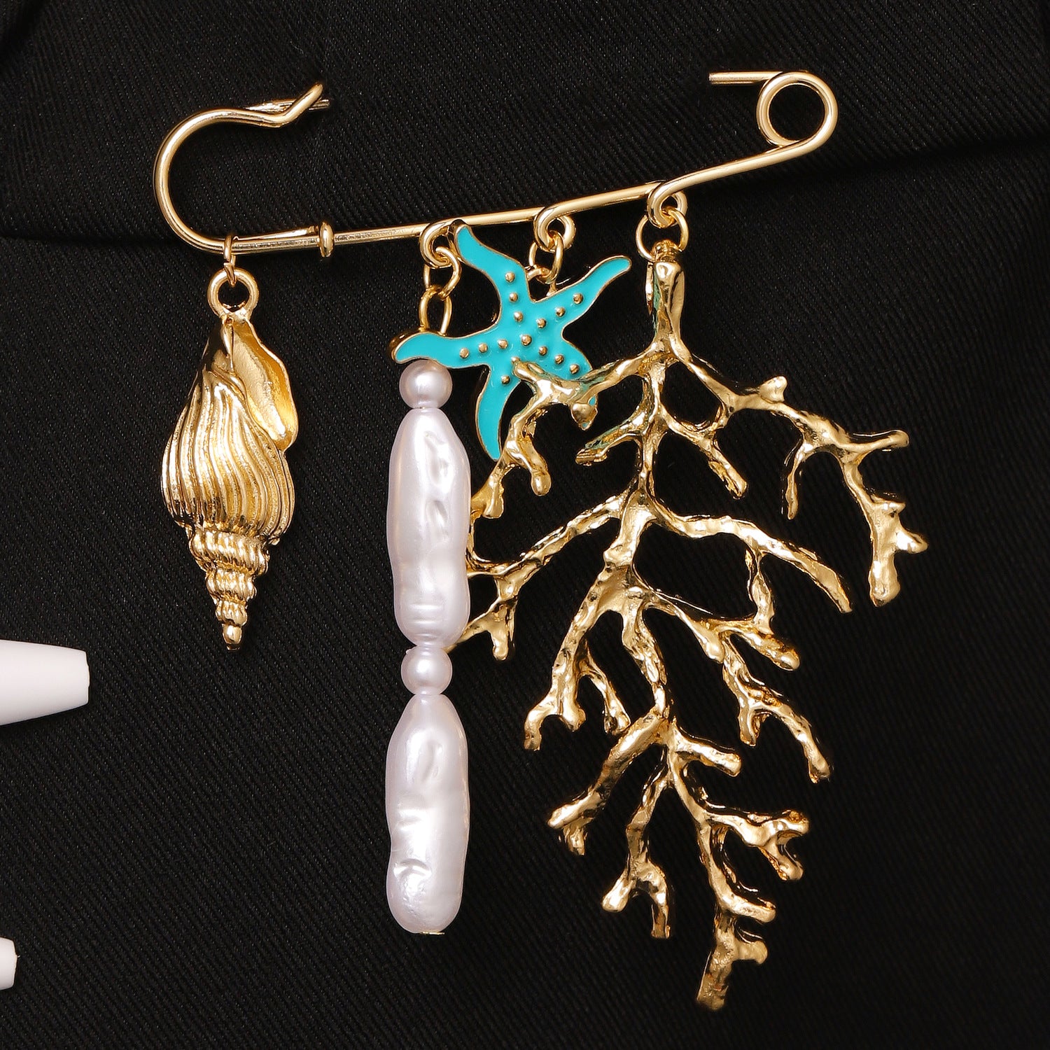 Wholesale Alloy Gold Beach Brooch Pendant Starfish Shell Imitation Pearl Women S Multifunctional Pants Chain Clip Everyday Jewelry Accessory Gift