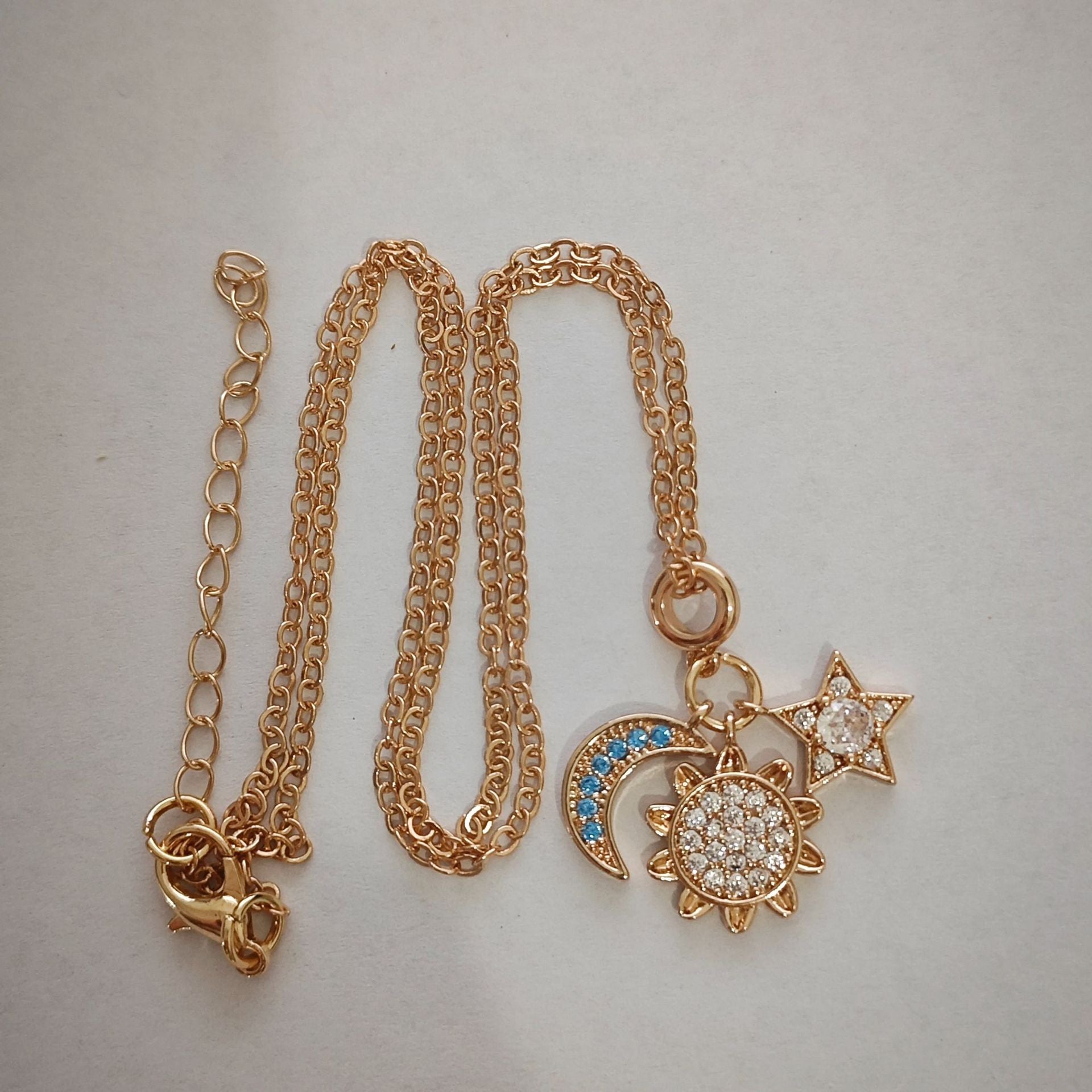Wholesale Chic Moon Sun Magnetic Couple Necklace Alloy Jewelry Accessory For Resale