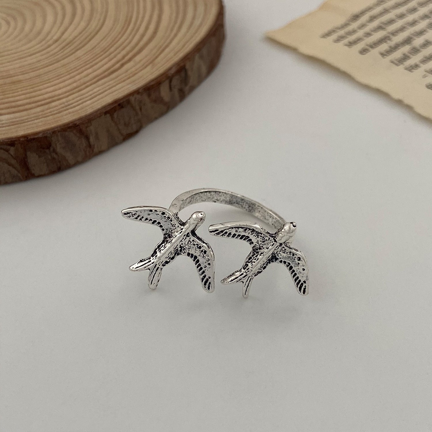 Wholesale Retro creative flying bird ring for women
