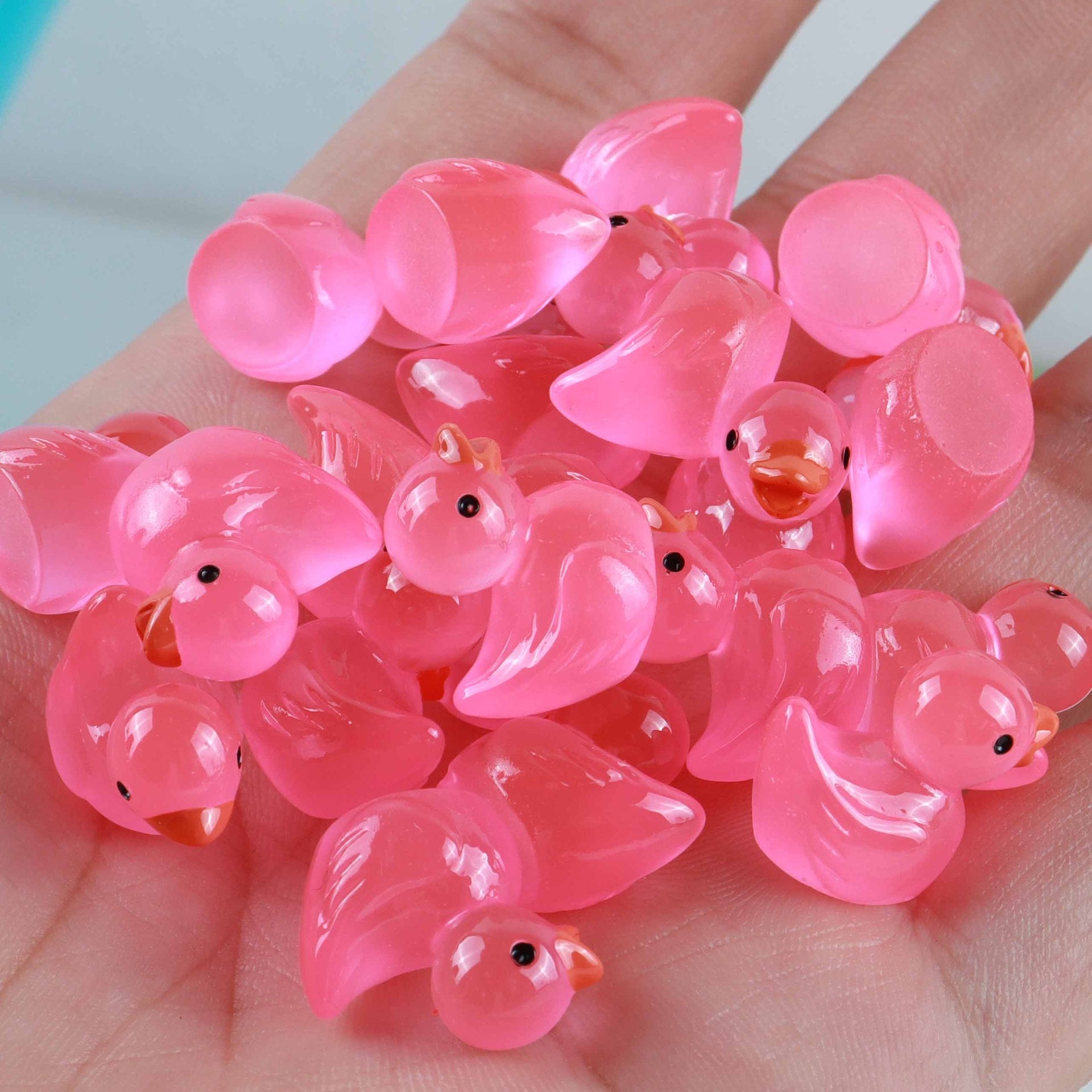 Wholesale 20pcs Wholesale Resin Glow-in-the-dark Cartoon Three-dimensional Duckling DIY Car Key Chain Decoration