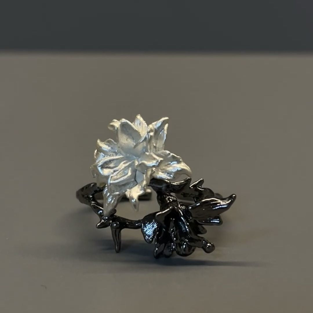 Wholesale Black and white twin flower non fading ring