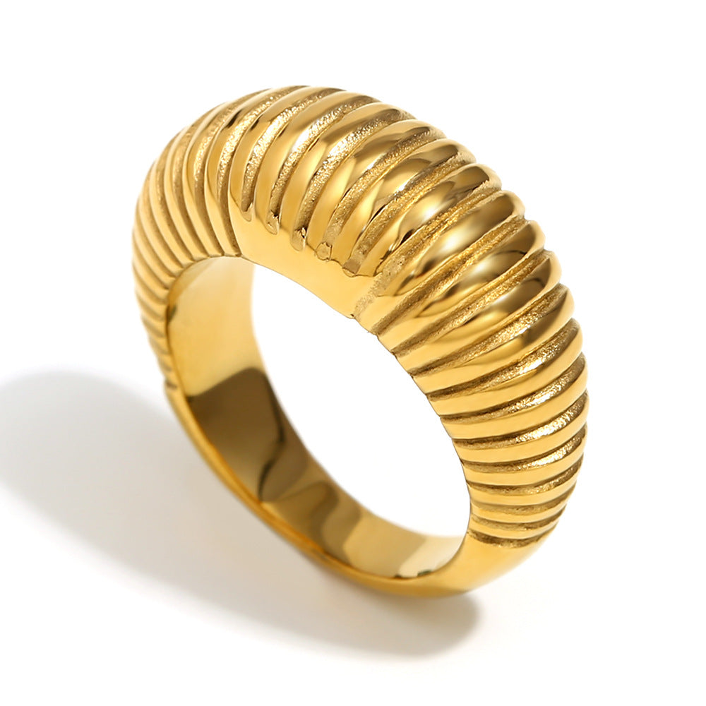 Wholesale Gold-colored bread-shaped heart-hammering pattern seal Stainless Steel Rings