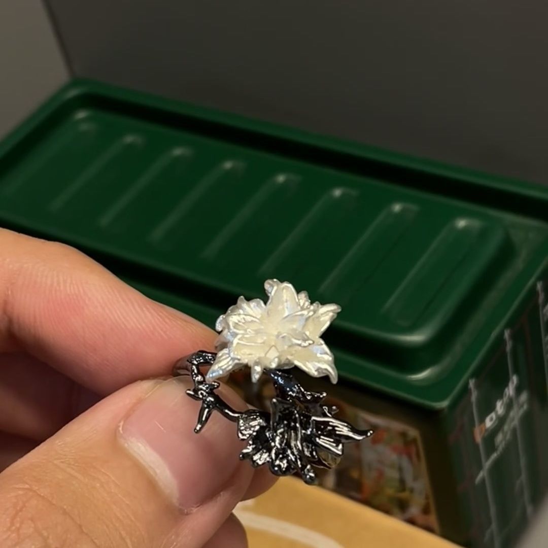 Wholesale Black and white twin flower non fading ring