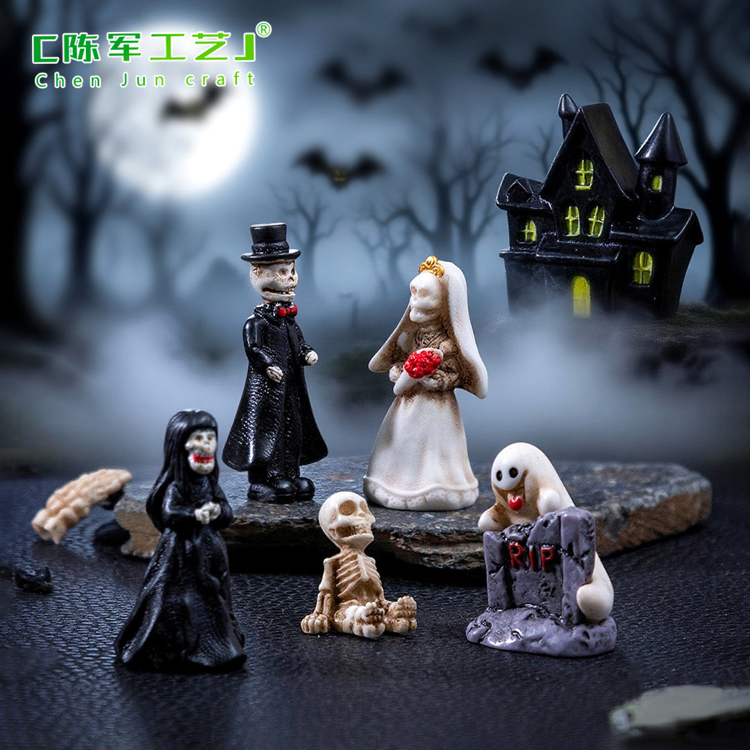 Wholesale Resin Skeleton Couple Cartoon Figurine  Desktop Decoration for Party Resale