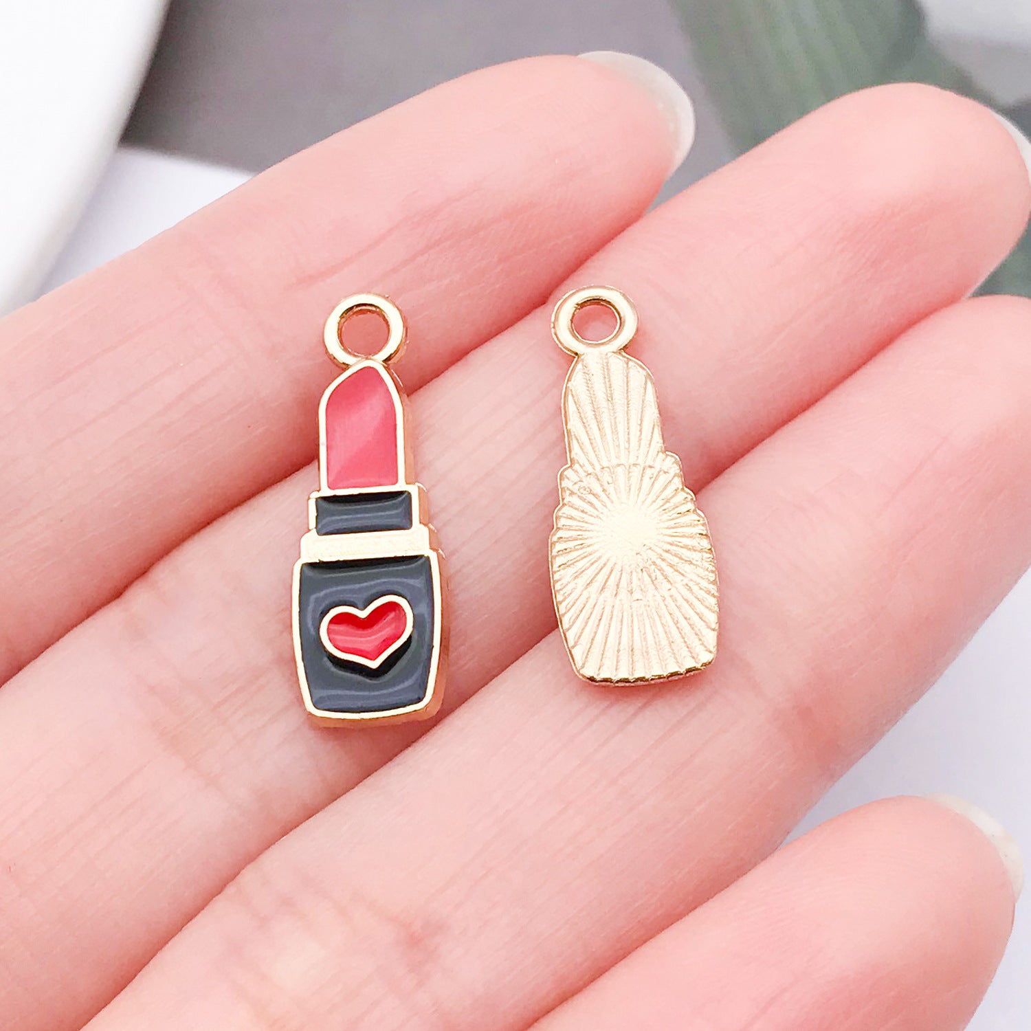 Wholesale Chic Lipstick High Heel Zinc Alloy Pendants Electroplated Oil Drip Charms For DIY Jewelry Fashion Accessory Gift Resale