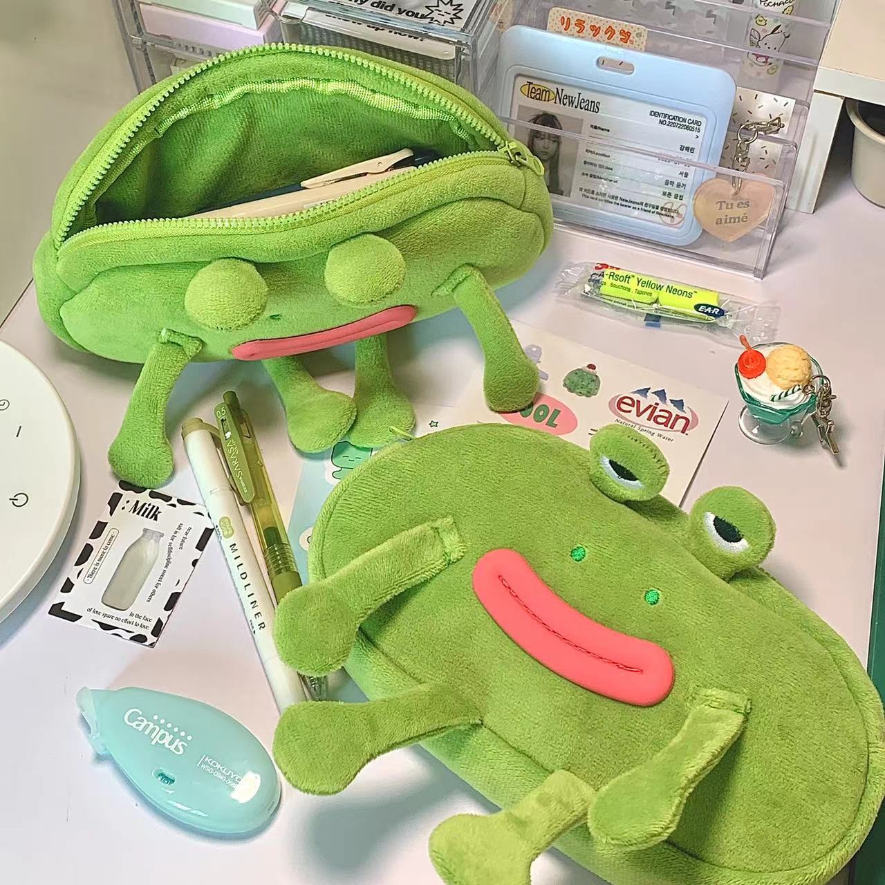 Wholesale Large Mouth Frog Plush Pen Bags