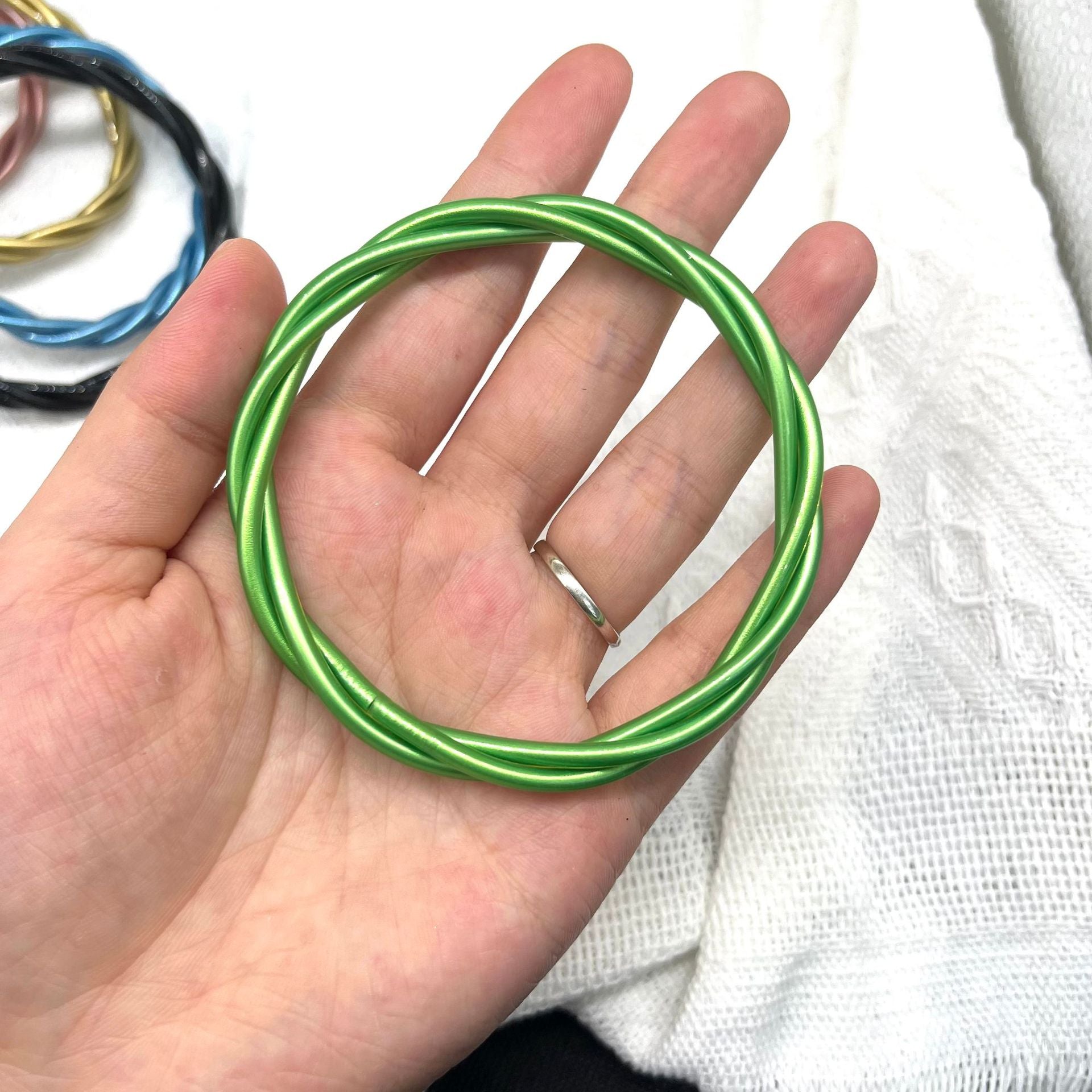Wholesale Twisted Rope Design Silicone Bracelet