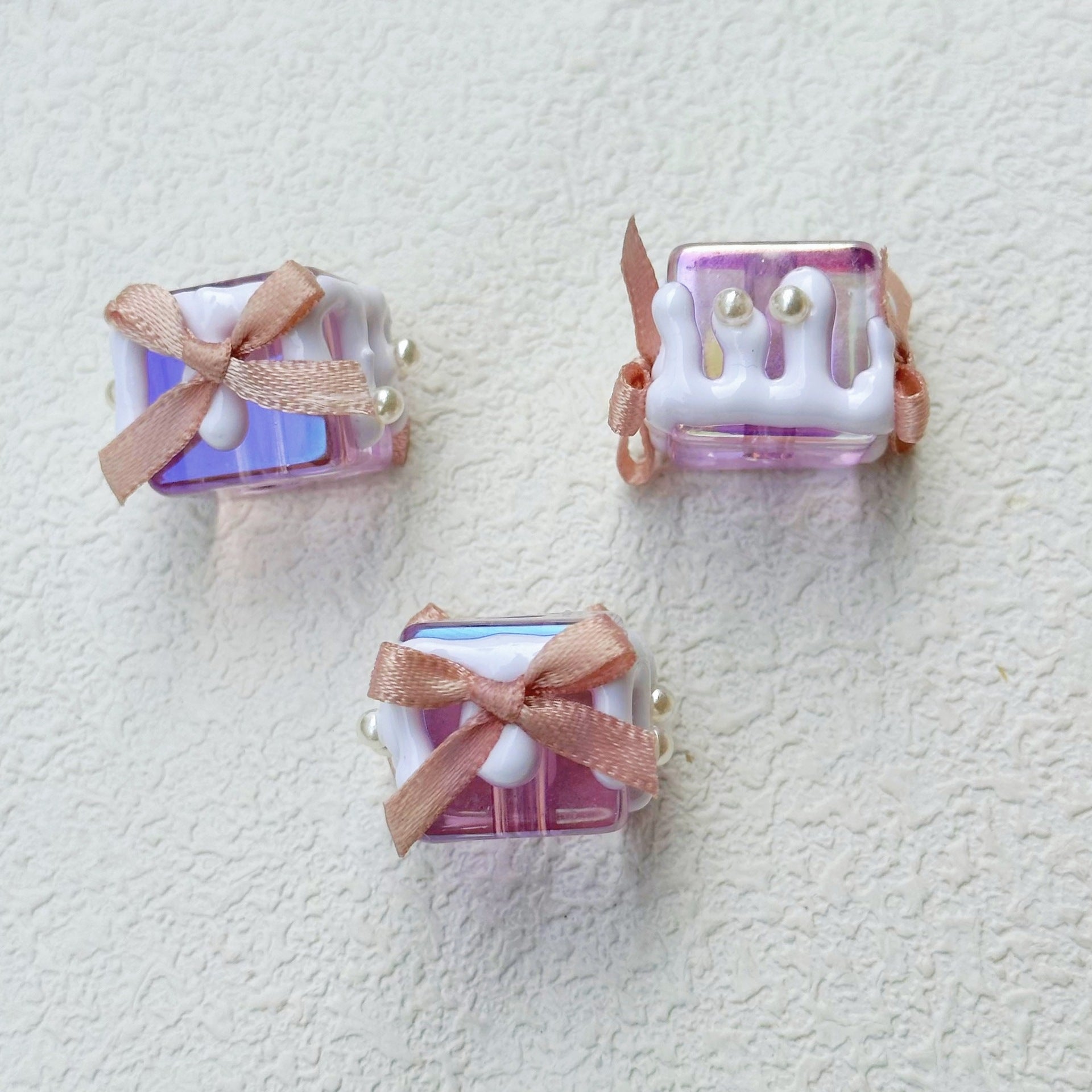 Wholesale 5pcs 3mm Pearl Cream Bow Square Beads