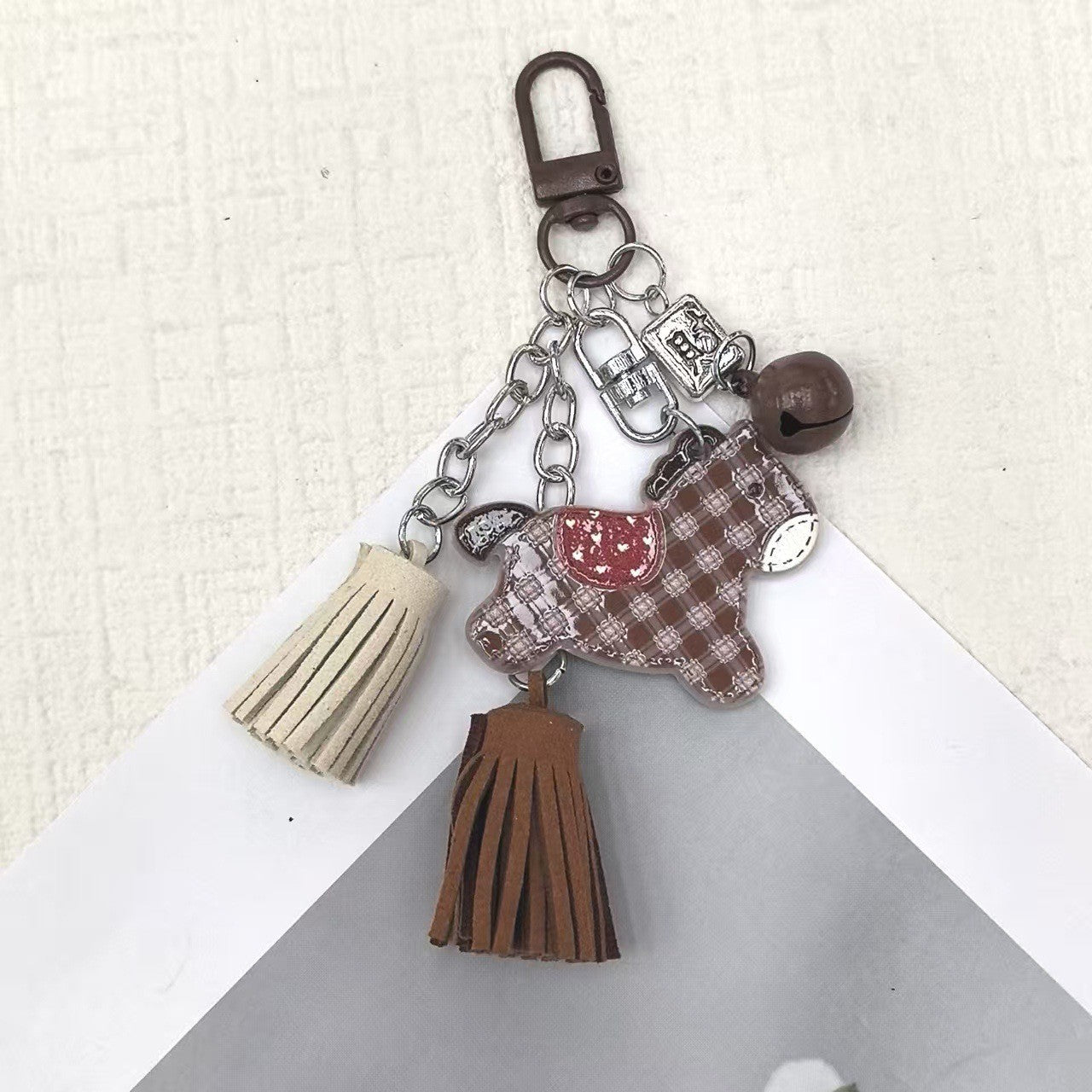 Wholesale Mesh horse tassel pendant acrylic keychain