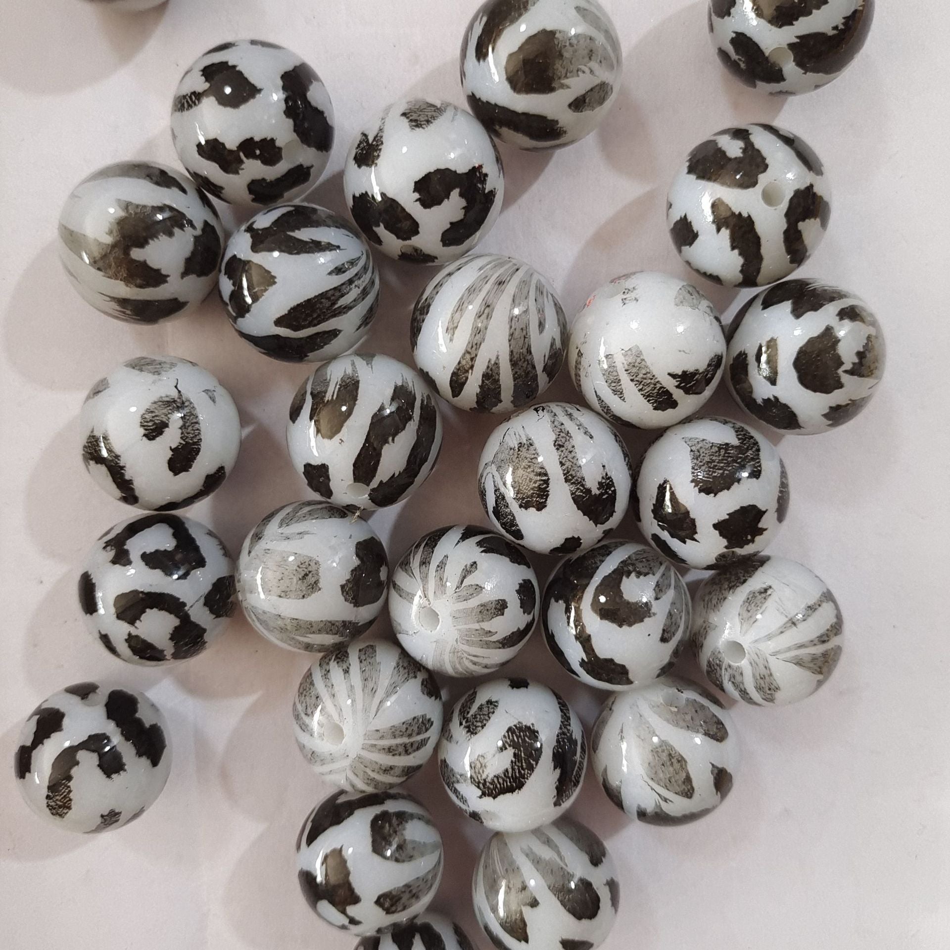 Wholesale 5pcs 20mm Acrylic Cute White Leopard Print Beads