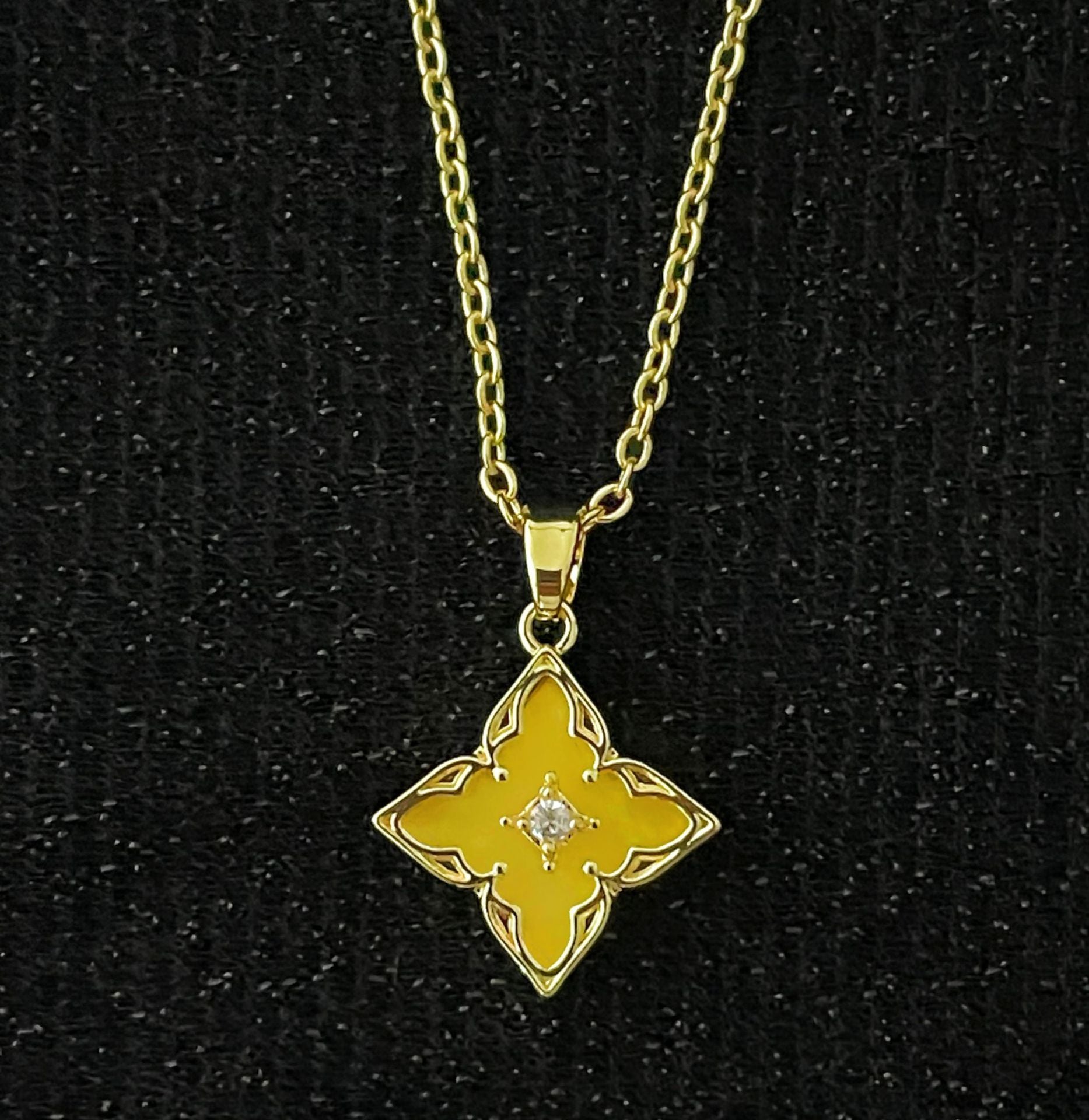 Wholesale  Zircon Pendant Four Leaf Clover Necklace