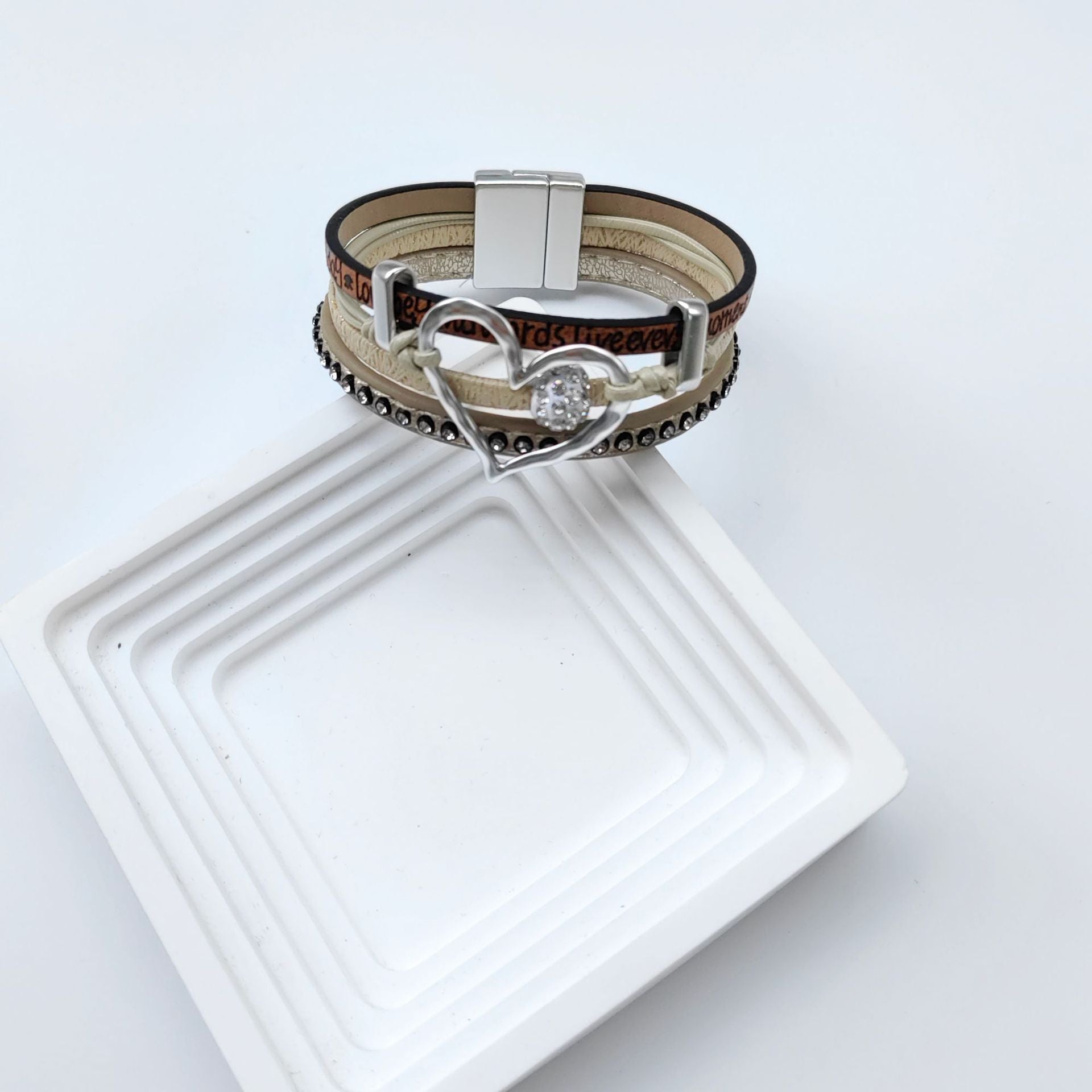 Wholesale Fashion Hollow Heart Leather Diamond Magnetic Buckle Retro Multi-layer Bracelet