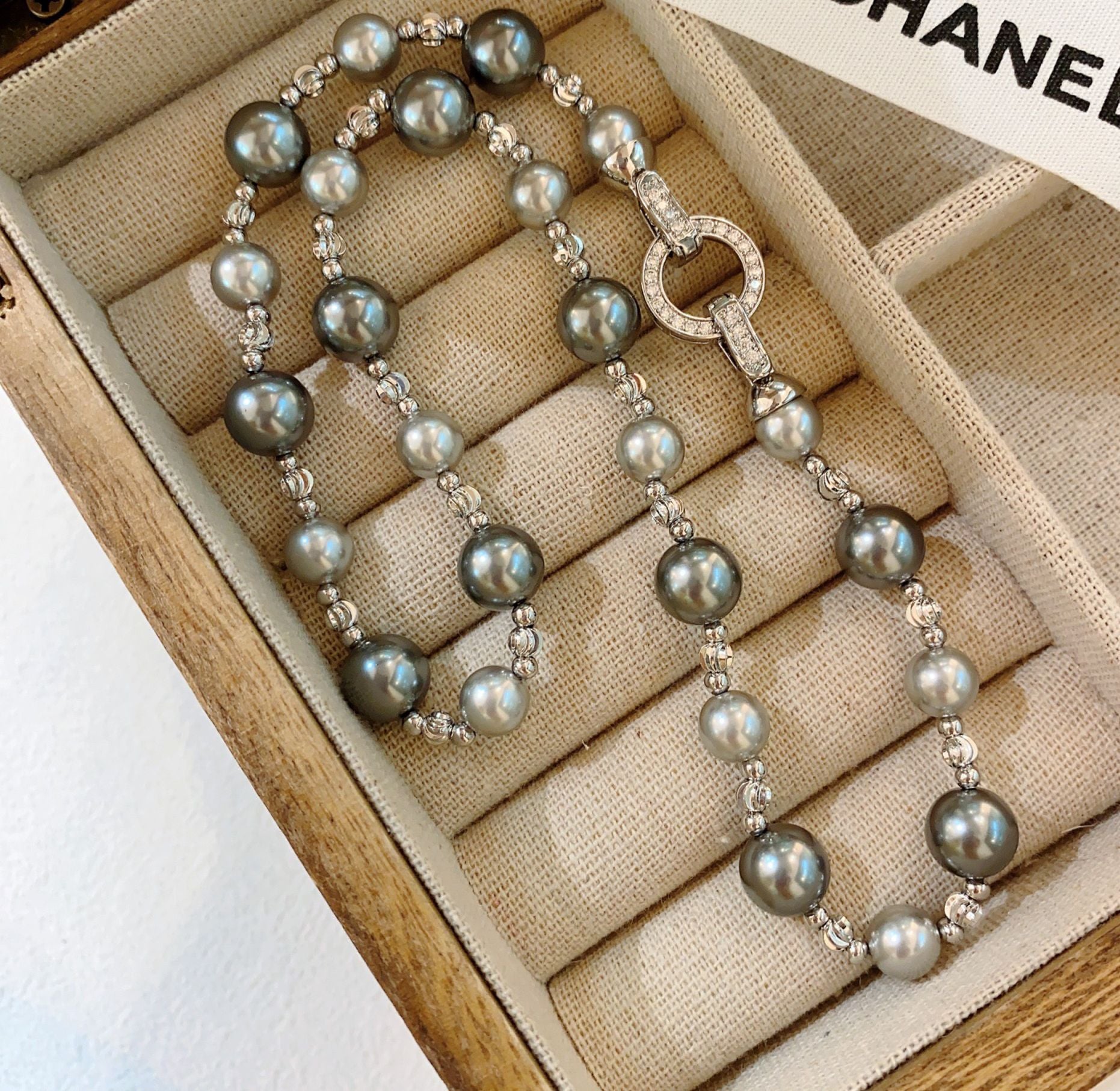 Wholesale A Multi-wear Sweater Pearl Necklace