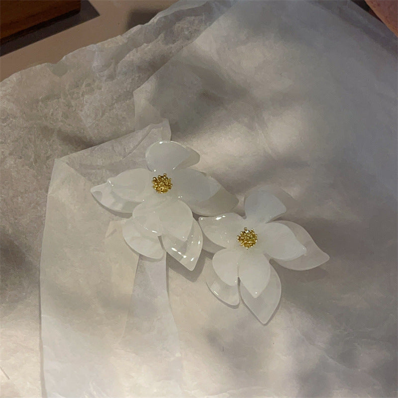 Wholesale Gardenia White Coffee French Retro Flower Earrings