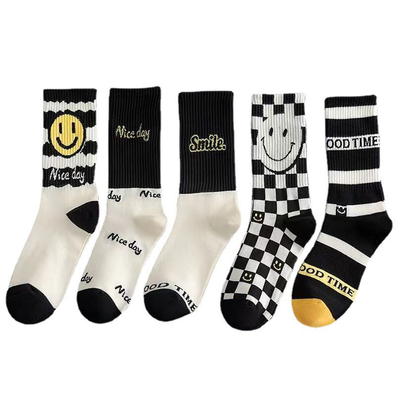 Wholesale Autumn and Winter Cartoon Wild Black and White Cute Mid-rise Socks