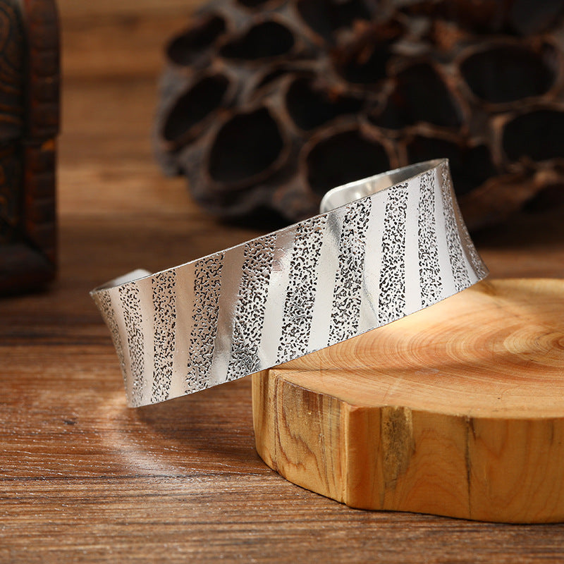 Wholesale Retro metal wide open personality ethnic style silver exotic middle and ancient accessories