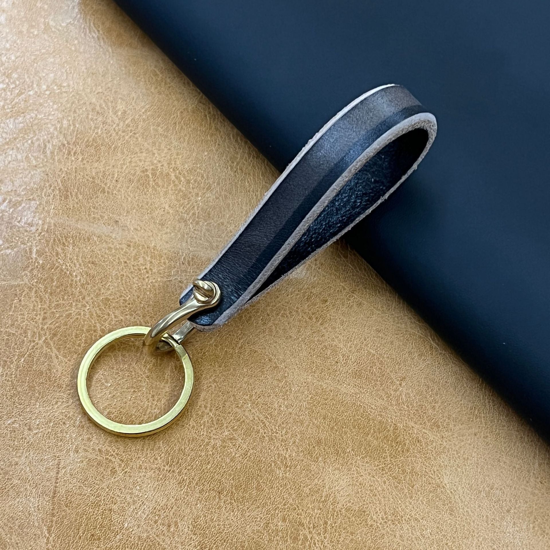 Wholesale Genuine Leather Brass Horseshoe Chain Keychains