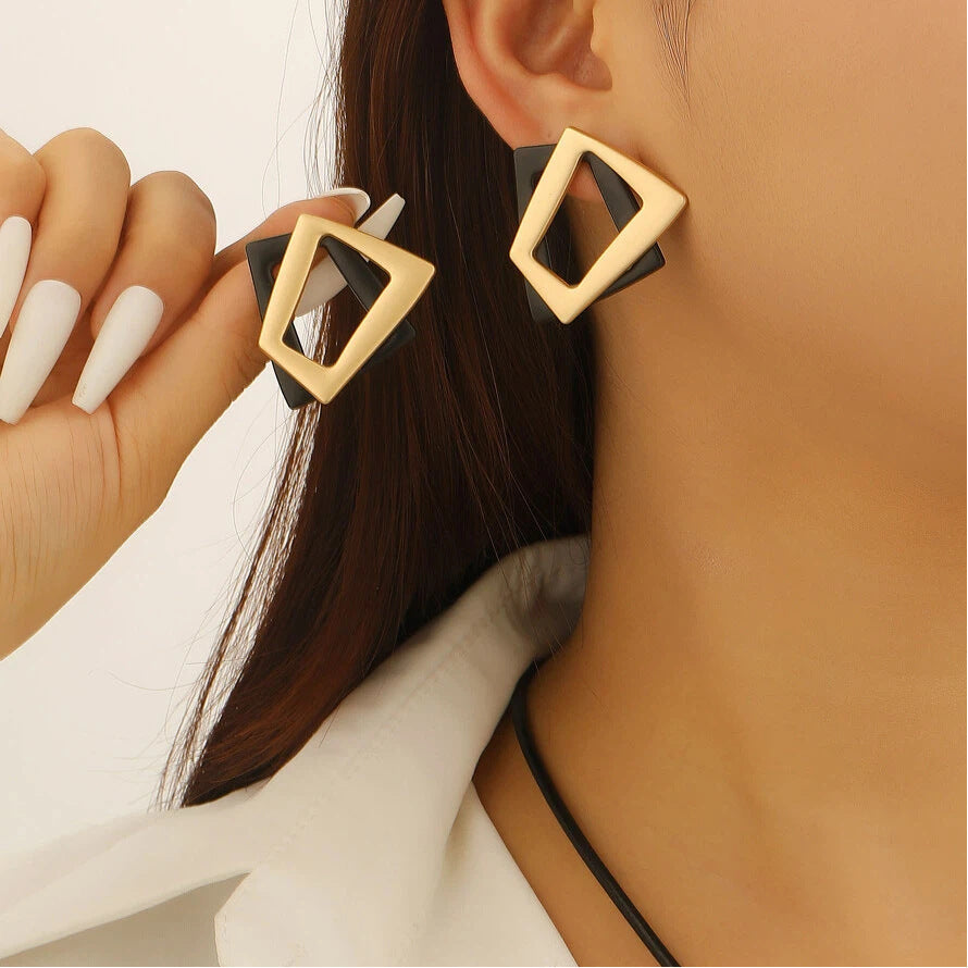 Wholesale Retro Geometric Gold Tone Alloy Earrings And Necklace Set Boho Party Jewelry For Women Gift Boutique Resale