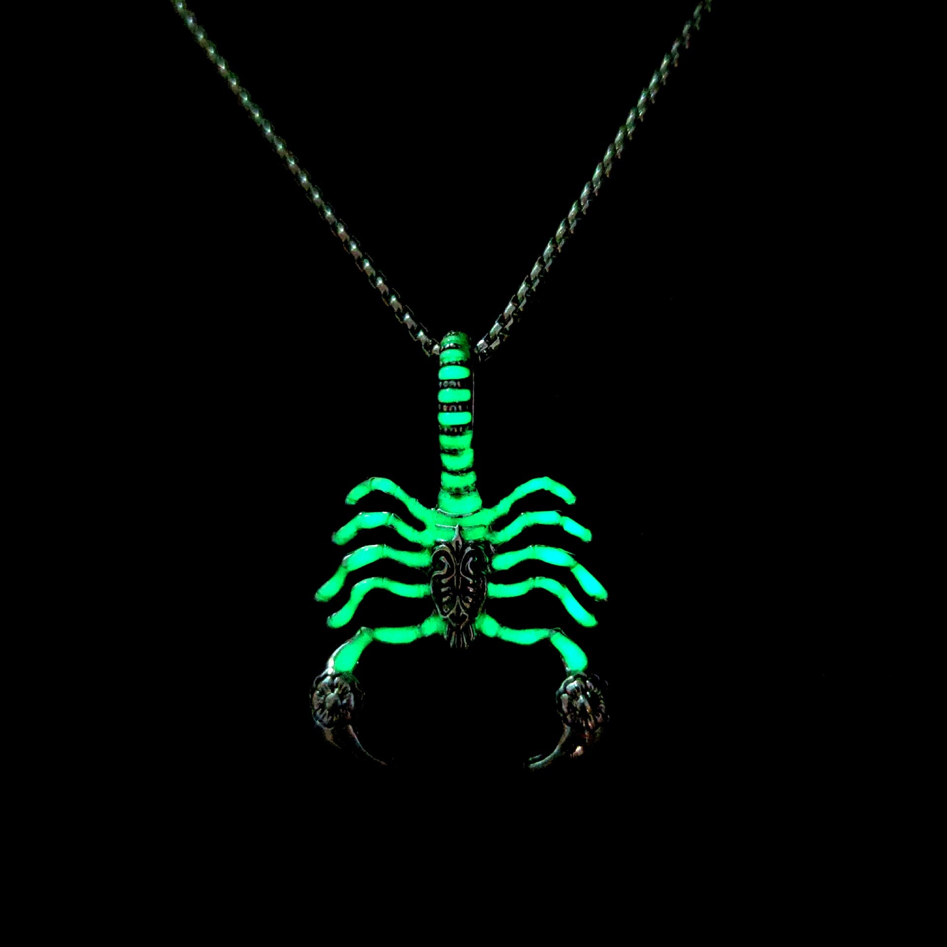 Wholesale Scorpion King Night Light Men' s Necklace