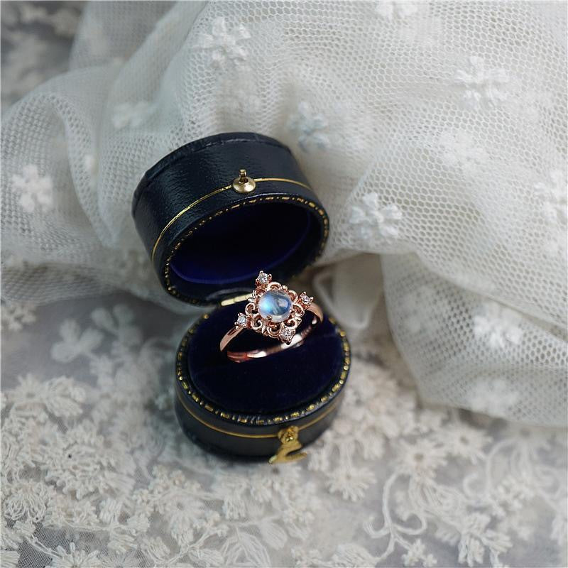 Wholesale Inlaid Moonstone Diamond Lace Retro Palace Style Ring