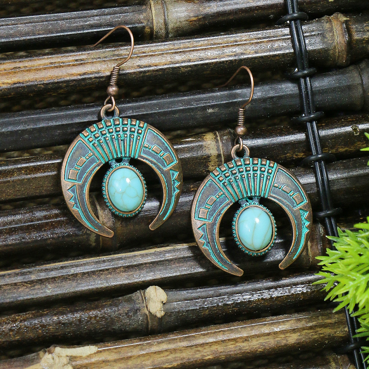 Wholesale Bohemian Crescent Moon Inlaid Turquoise Earrings Wooden Pendant Necklace Set