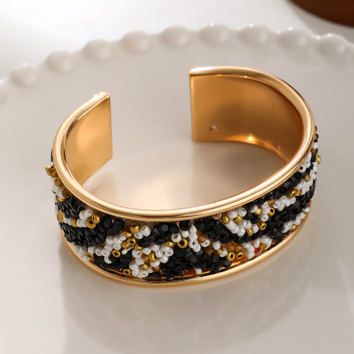 Wholesale Bohemian Crushed Stone Open Bracelets