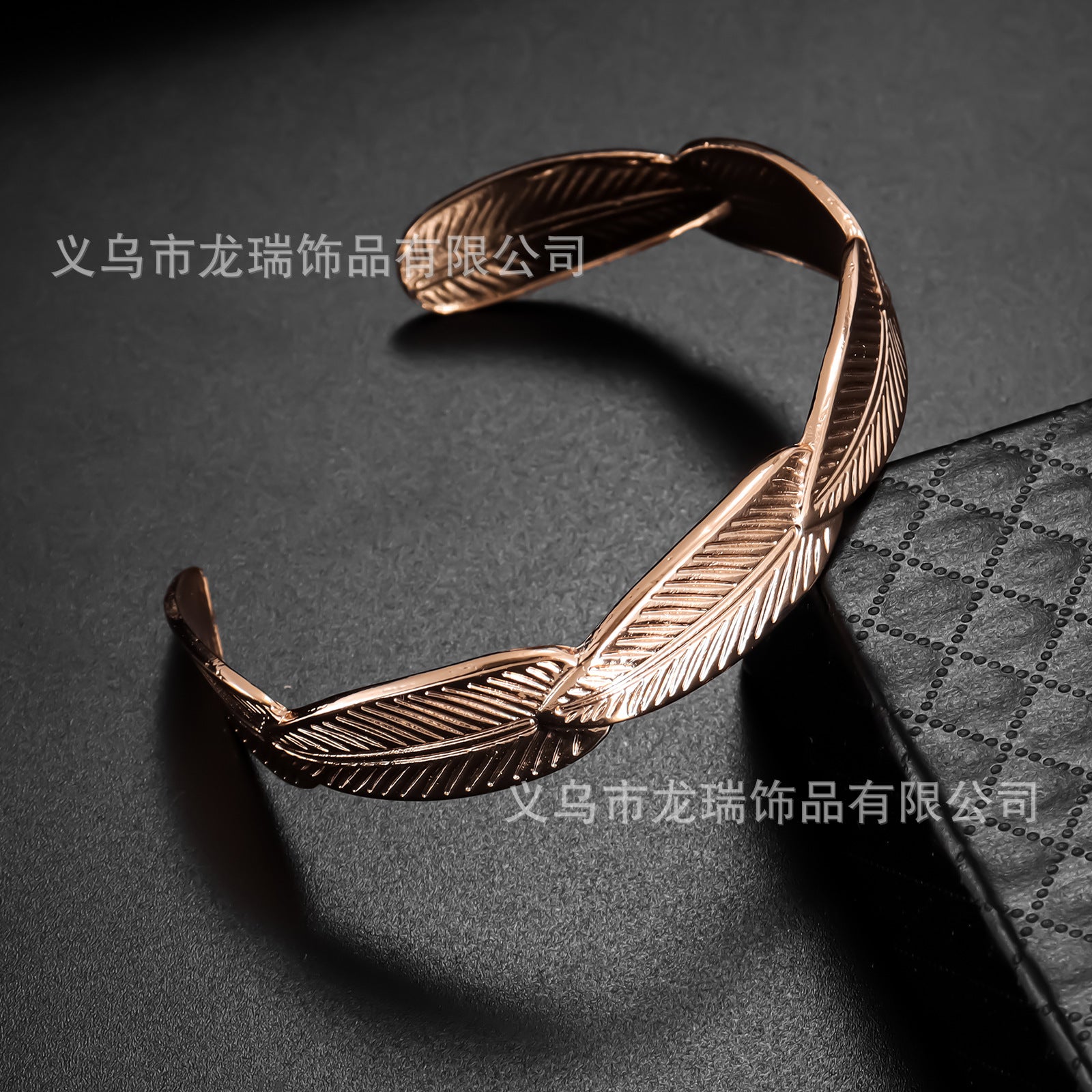 Wholesale Leaf Zinc Alloy Open Bracelet Leaf Men's Adjustable Bracelet