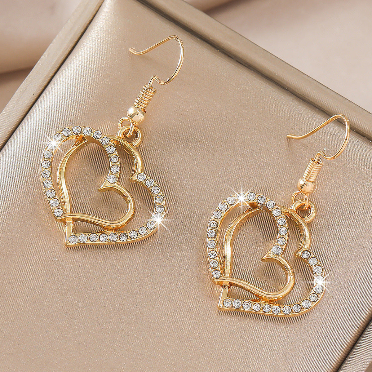 WholesaleLove Vintage Fashion Alloy Diamond Openwork Heart Pendant Necklace Earrings