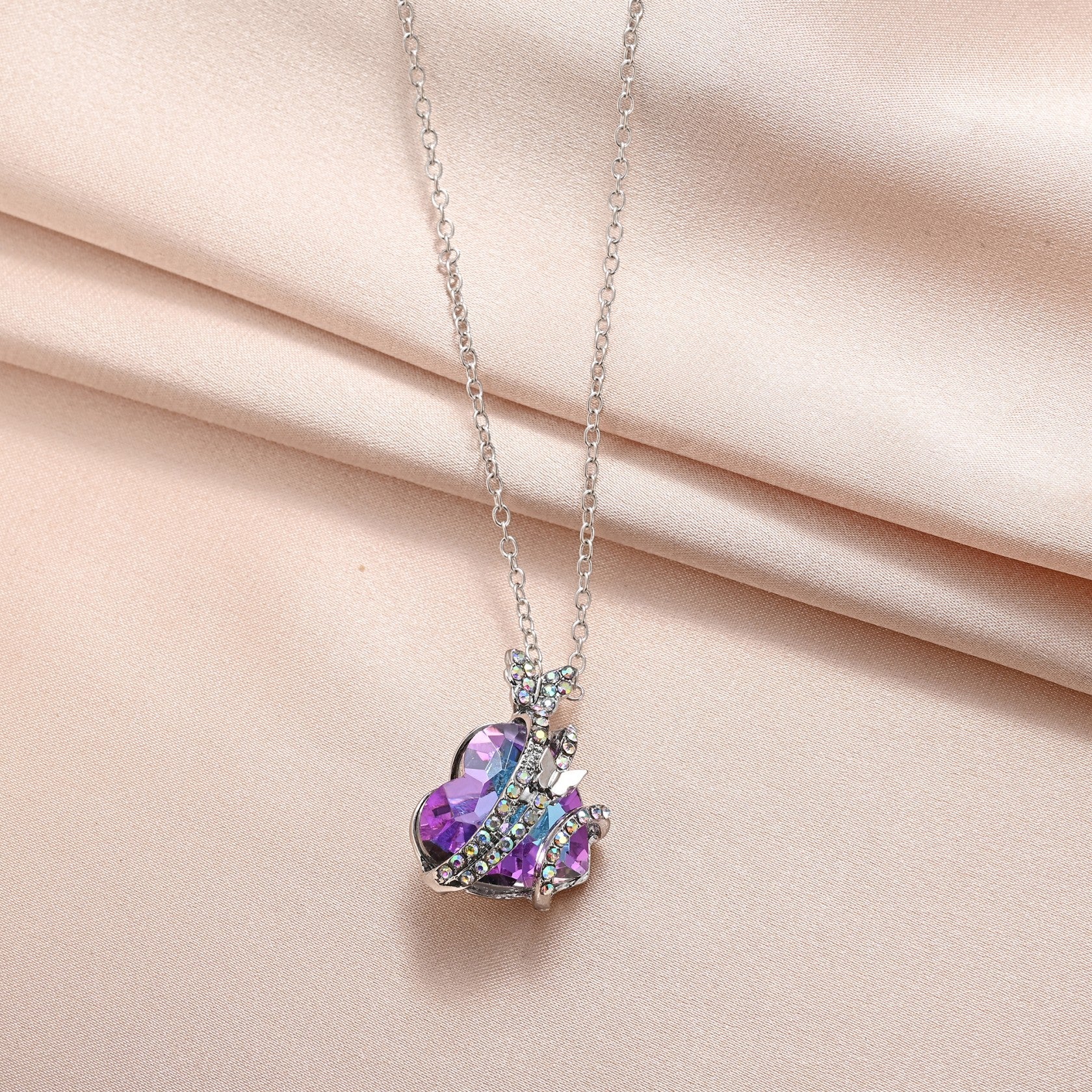 Wholesale Iridescent Blue Alloy Necklaces