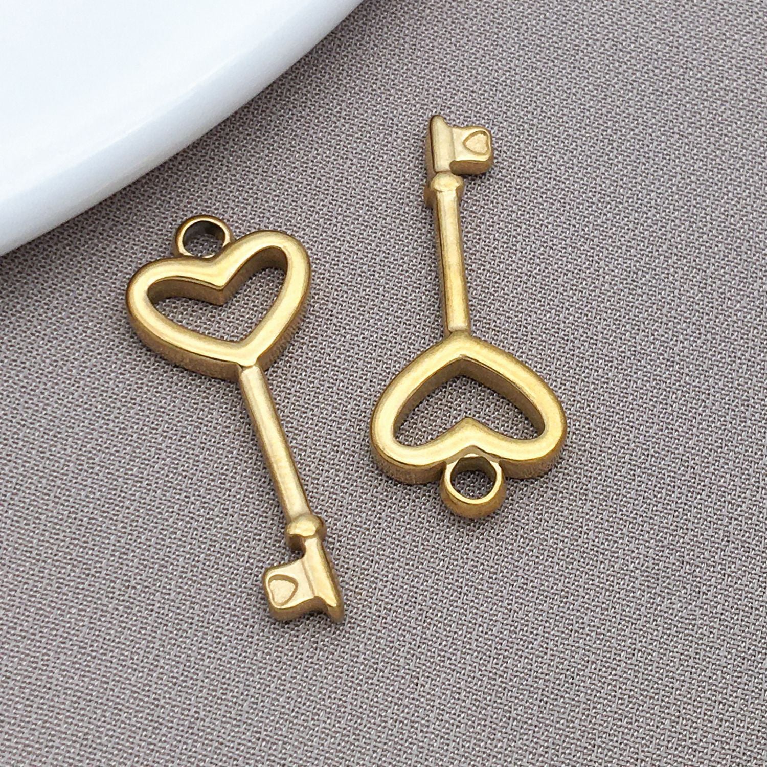 Wholesale Smooth Love Key Love Lock Stainless Steel Pendant