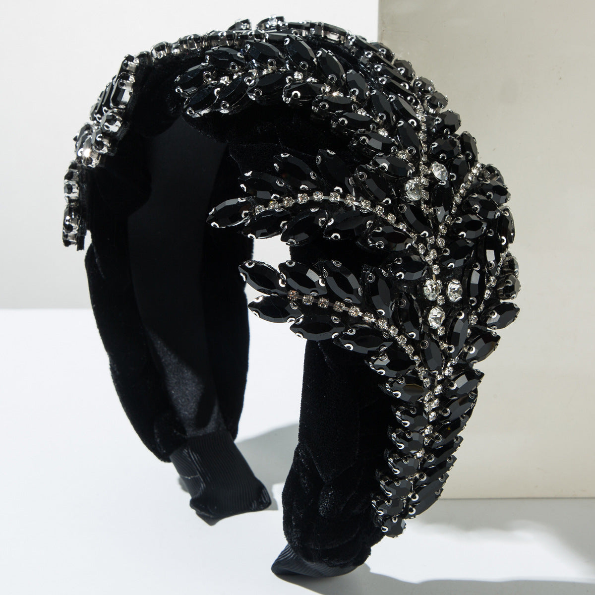 Wholesale Flannel woven full diamond fashionable Baroque big maple leaf shiny headband