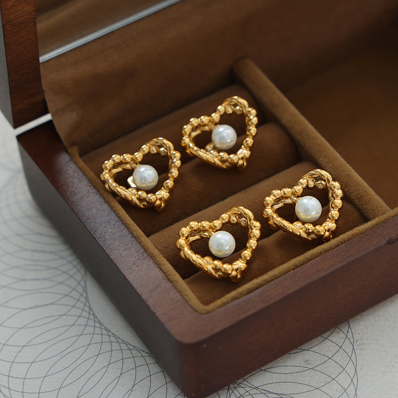 Wholesale Retro Palace Style Titanium Steel Love Simple Female Gold 18K Earrings